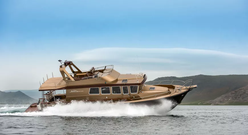 60 км/ч можно получить с двигателями Volvo Penta
D6-370 и угловыми колонками при неполной загрузке - фото