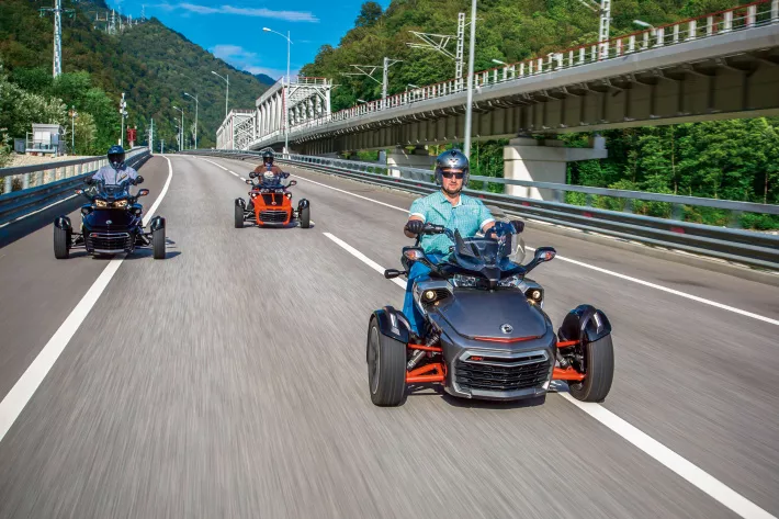 BRP предлагает несколько модификаций Spyder F3, включая специальные и лимитированные модели - фото