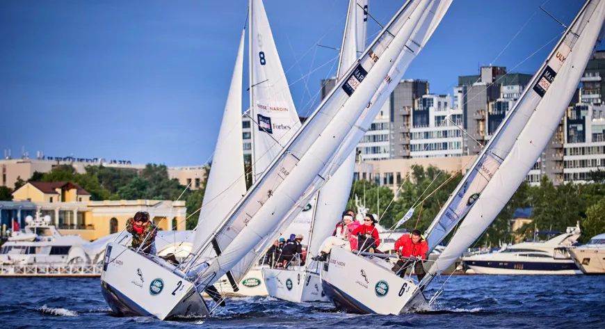Уже знаменитые 
регаты PROyachting 
проходят в Royal 
Yacht Club 
по субботам и в будние дни — 
вечером во вторник 
и среду - фото