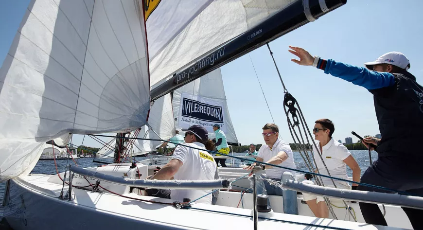 В ходе MYS прошли 
регаты PROyachting 
на спортивных яхтах 
международного 
класса J/70 - фото