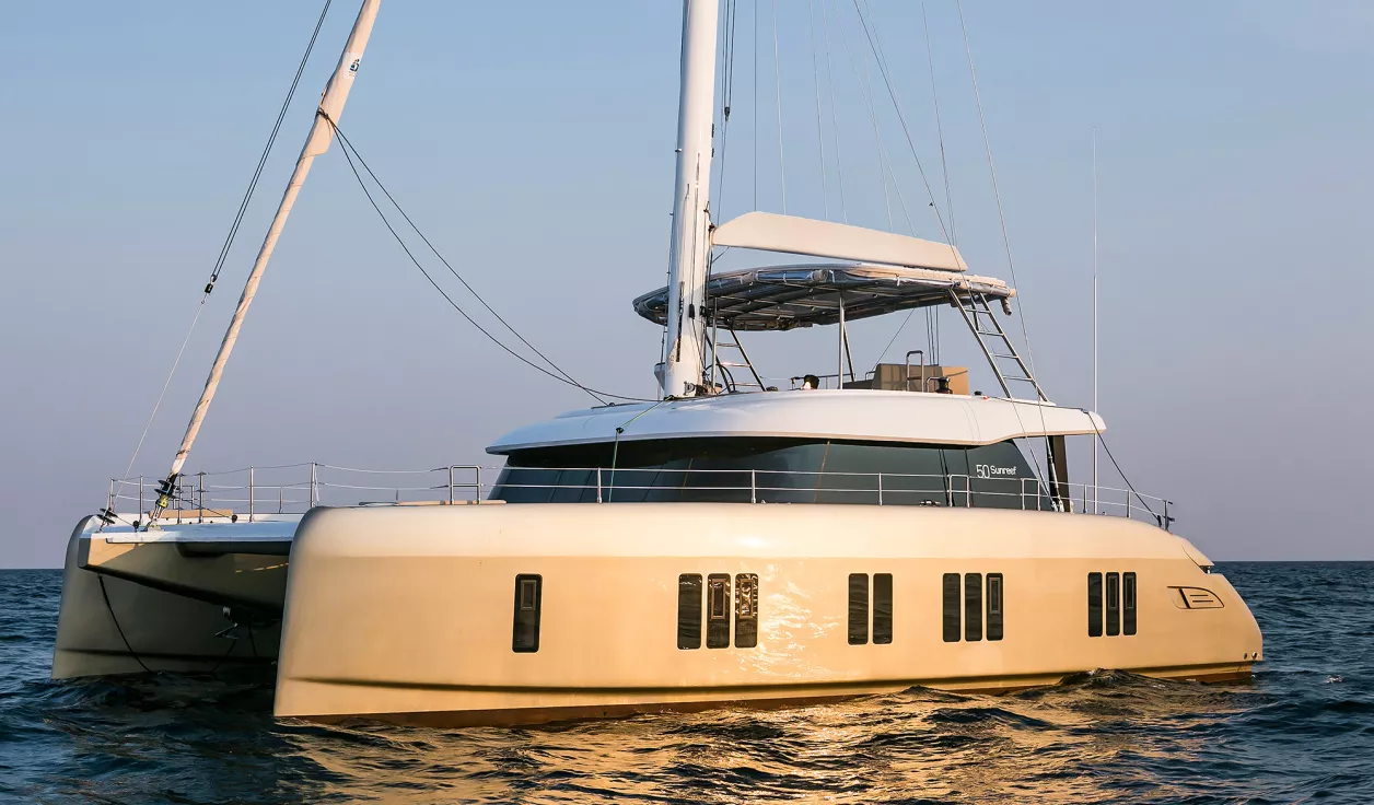 Парусная яхта Sunreef 50 - фото 1
