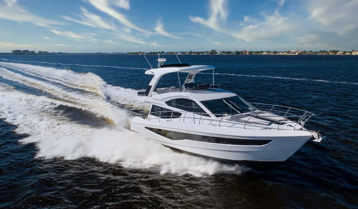 Моторная яхта Galeon 550 Fly - фото 1