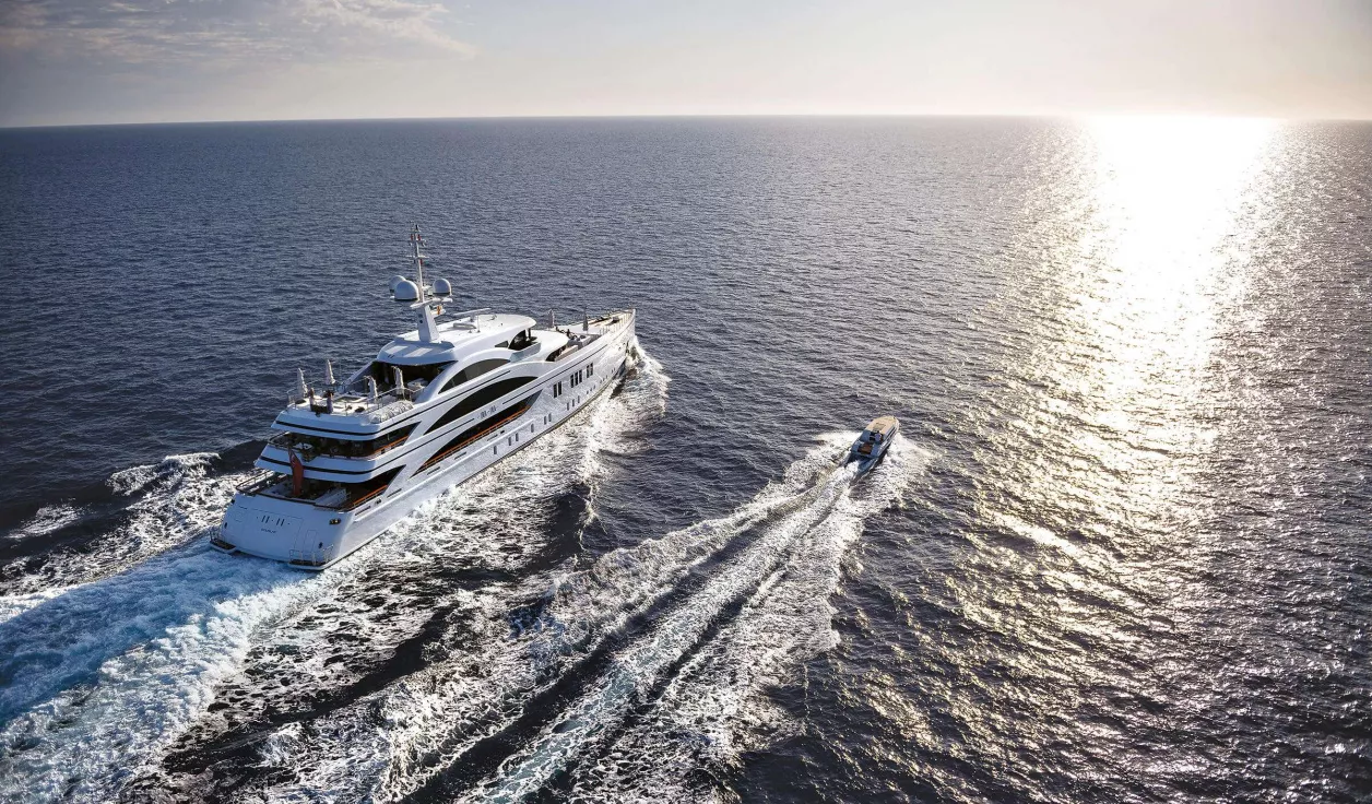 Моторная яхта Benetti FB265 M/Y II.II  - фото 2