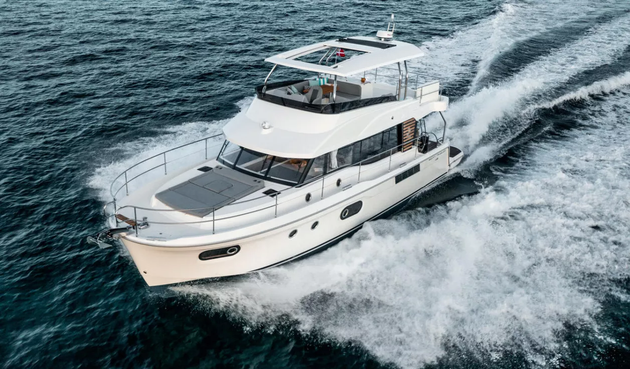 Моторная яхта Beneteau Swift Trawler 48 - фото 1