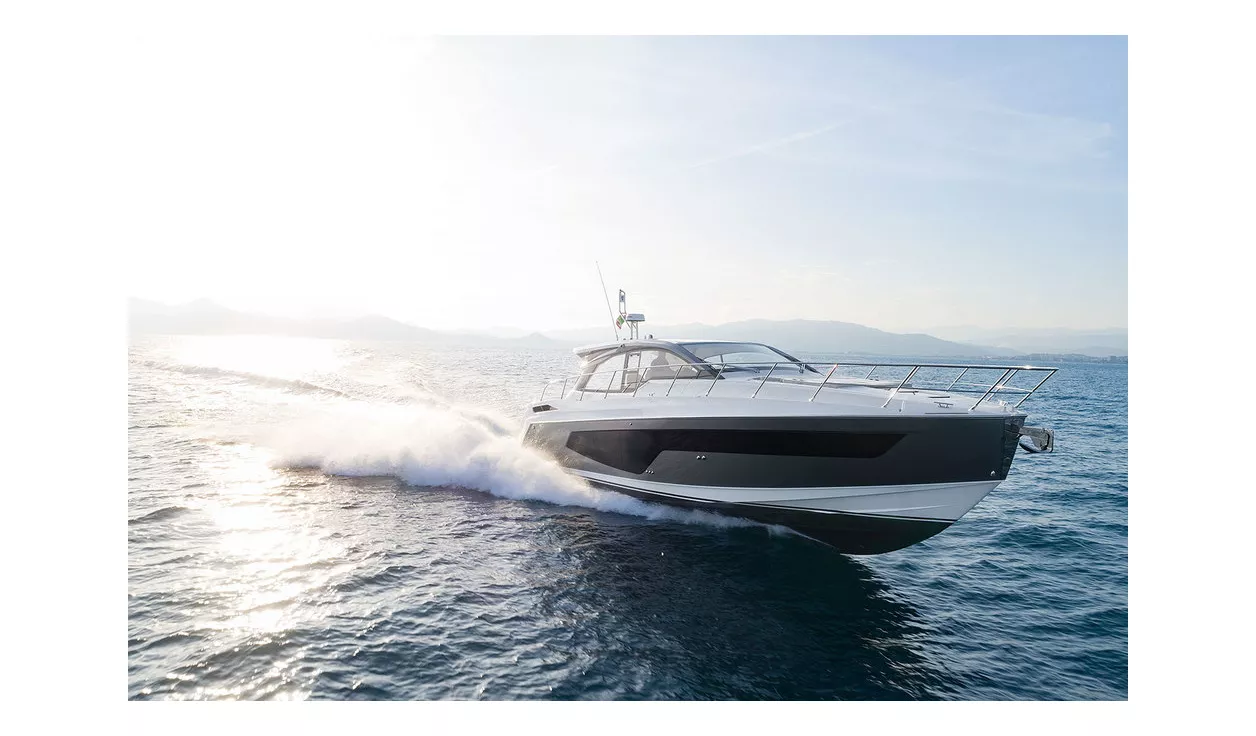 Моторная яхта Azimut Atlantis 51 - фото 1