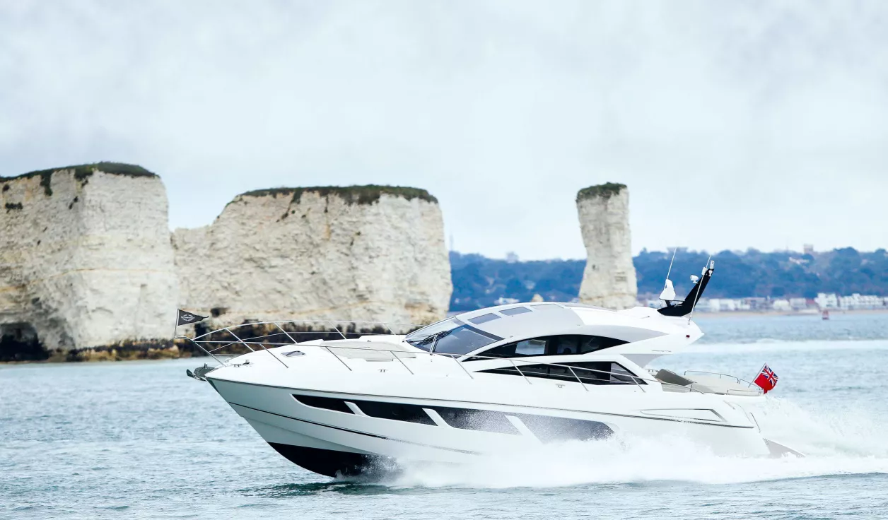 Моторная яхта Sunseeker Predator 57 - фото 1