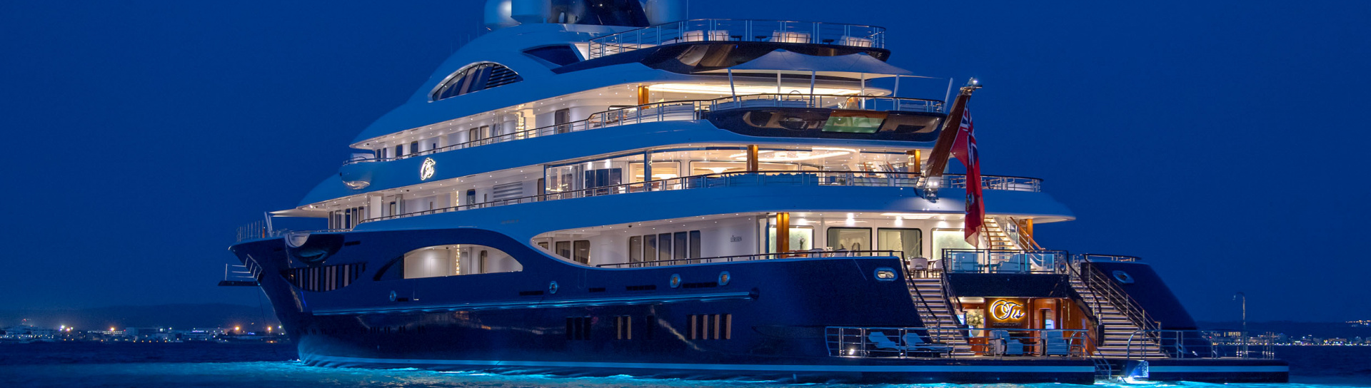 Моторная яхта Lurssen TIS - фото
