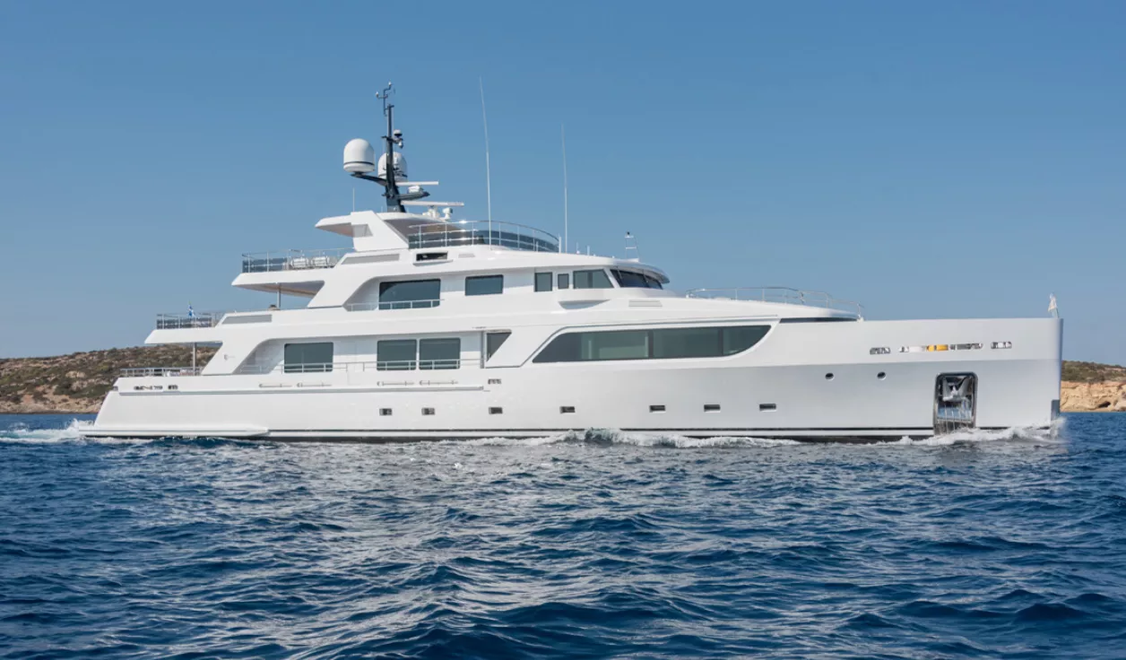Моторная яхта Codecasa 43 – Hull F77 (M/Y Boji) - фото 1