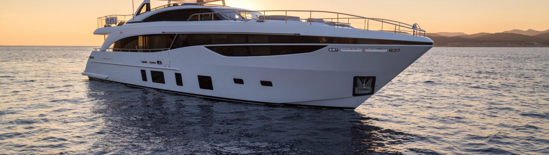 Моторная яхта Princess 35M - фото