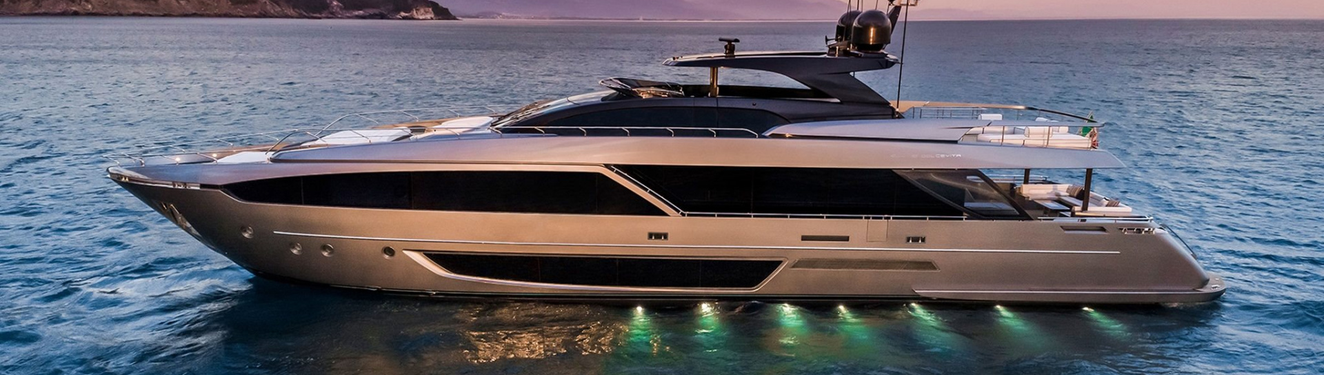 Моторная яхта Riva 110' Dolce Vita - фото