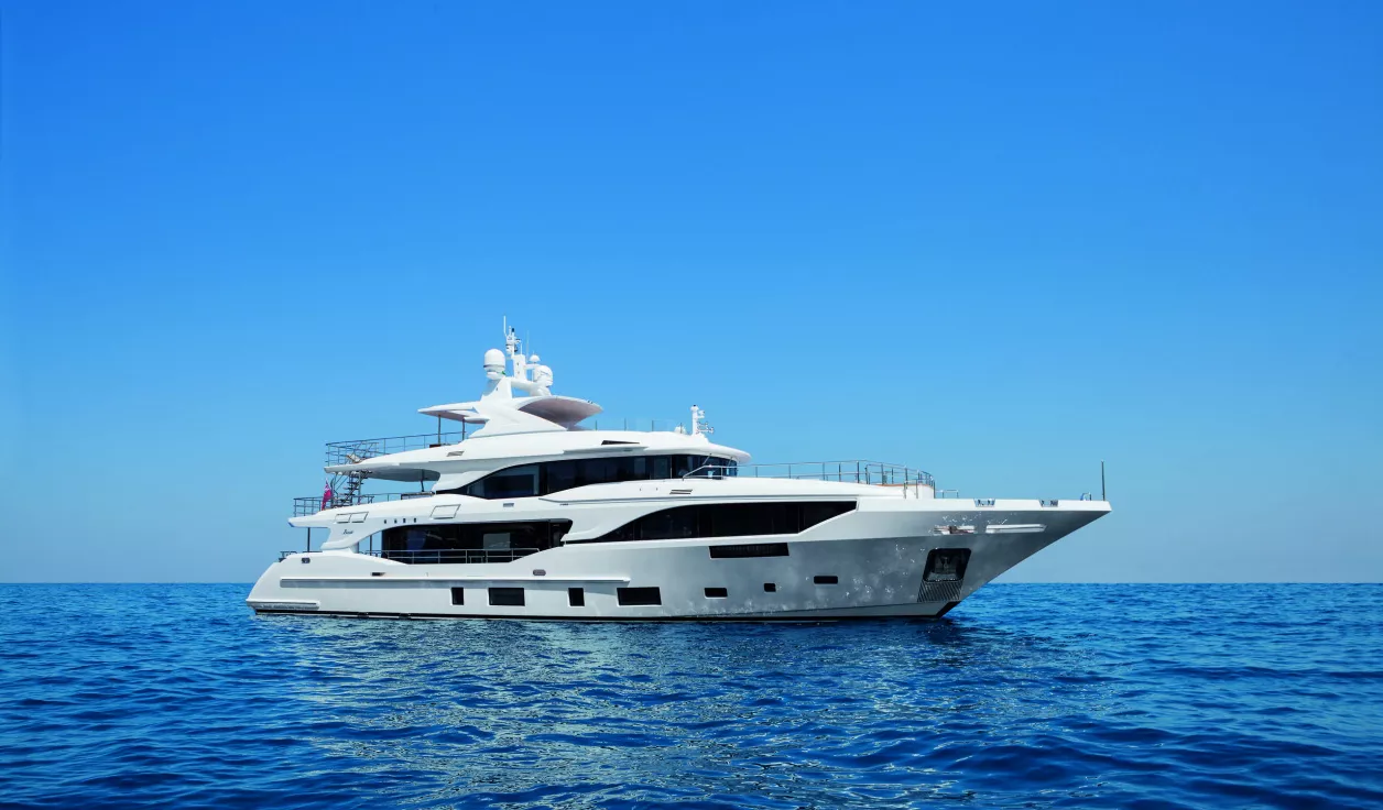 Моторная яхта Benetti Mediterraneo 116 - фото 1