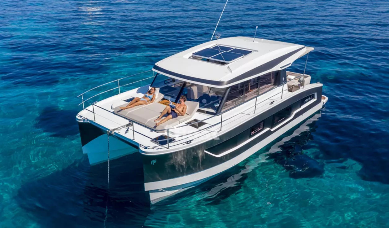 Моторная яхта Fountaine Pajot MY4.S - фото 1
