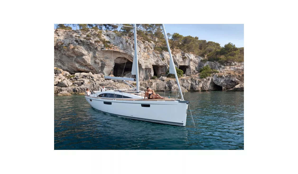 Парусная яхта Bavaria 46 Vision  - фото 1