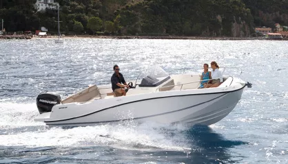 Quicksilver Activ 755 Open