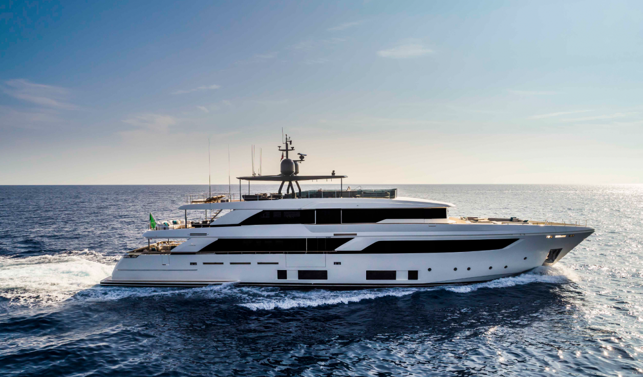 Моторная яхта Custom Line Navetta 42 - фото 1