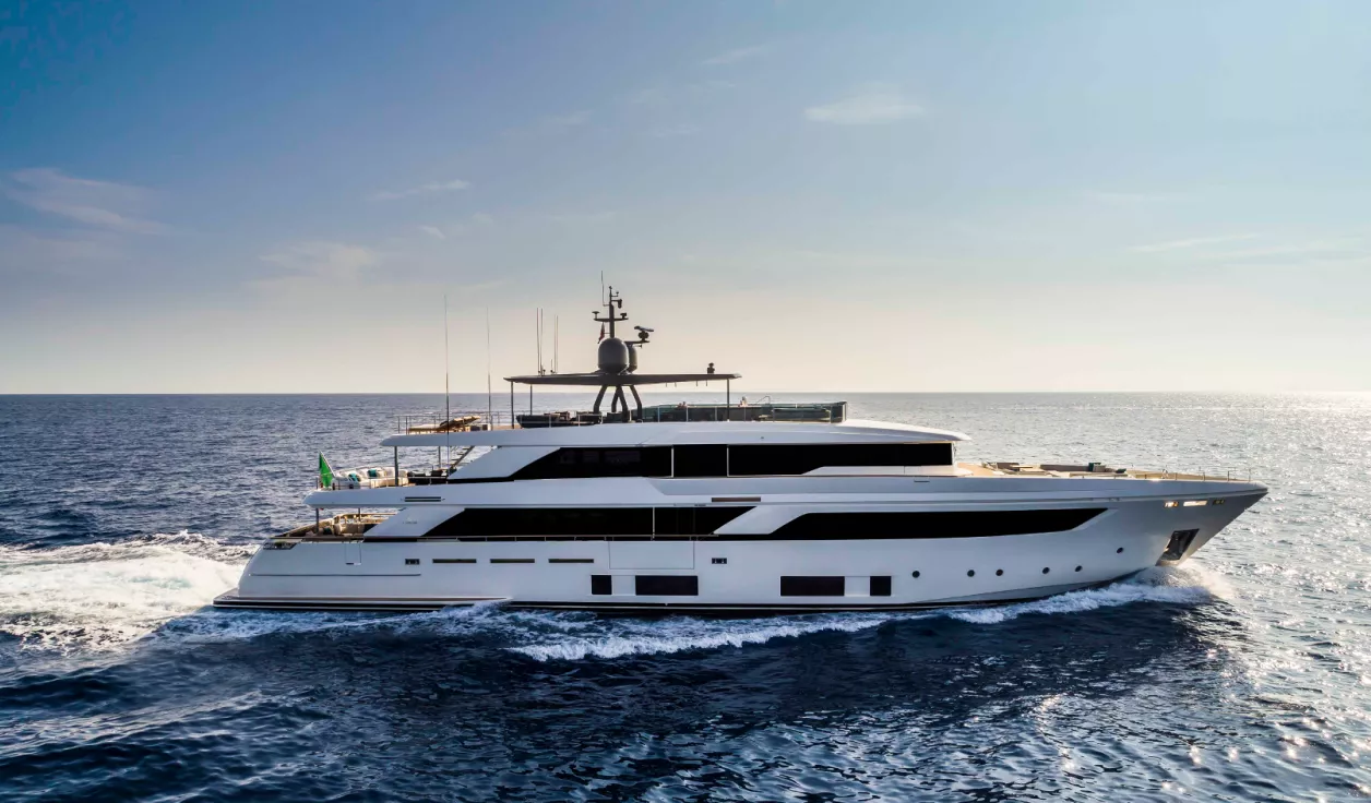 Моторная яхта Custom Line Navetta 42 - фото 1