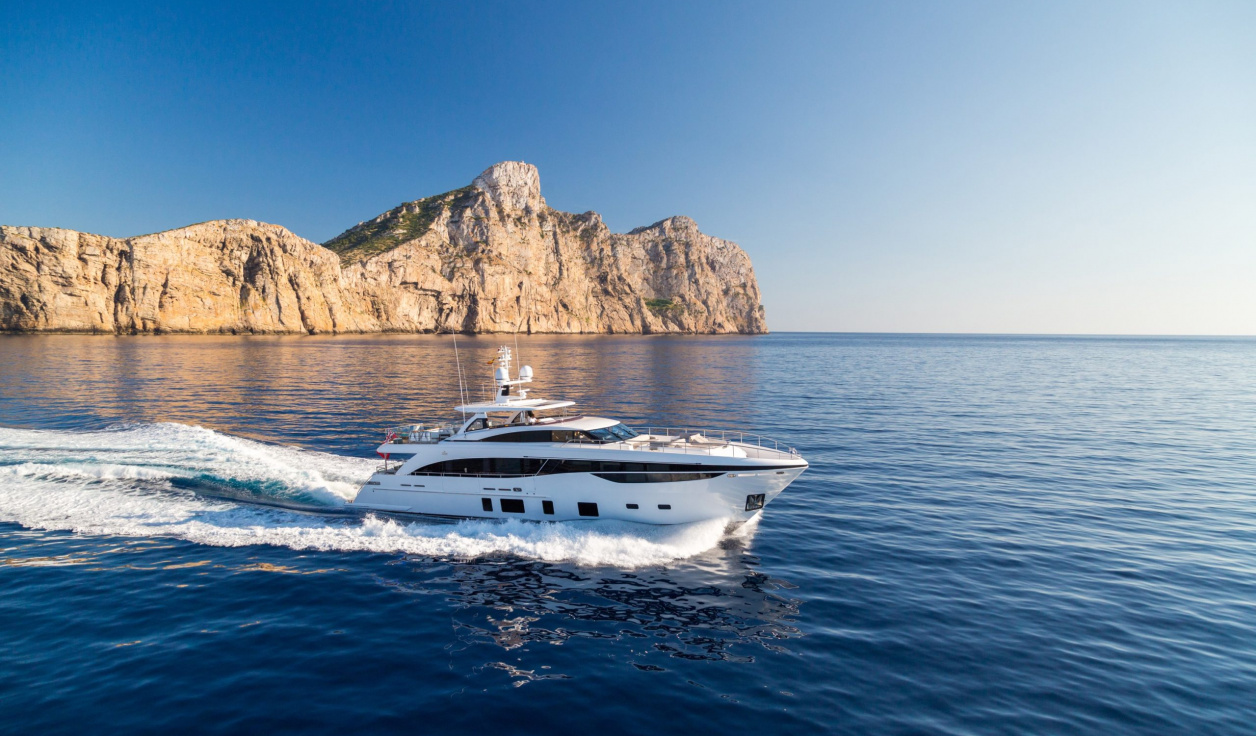 Моторная яхта Princess 35M - фото 1