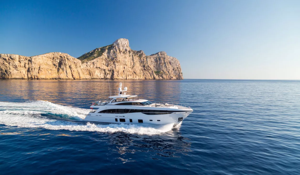 Моторная яхта Princess 35M - фото 1