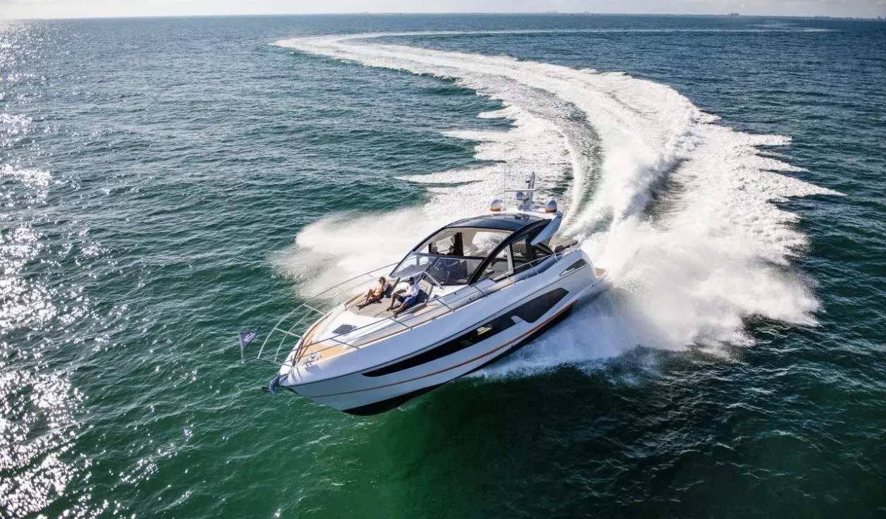Моторная яхта Sunseeker Predator 60 EVO - фото 2
