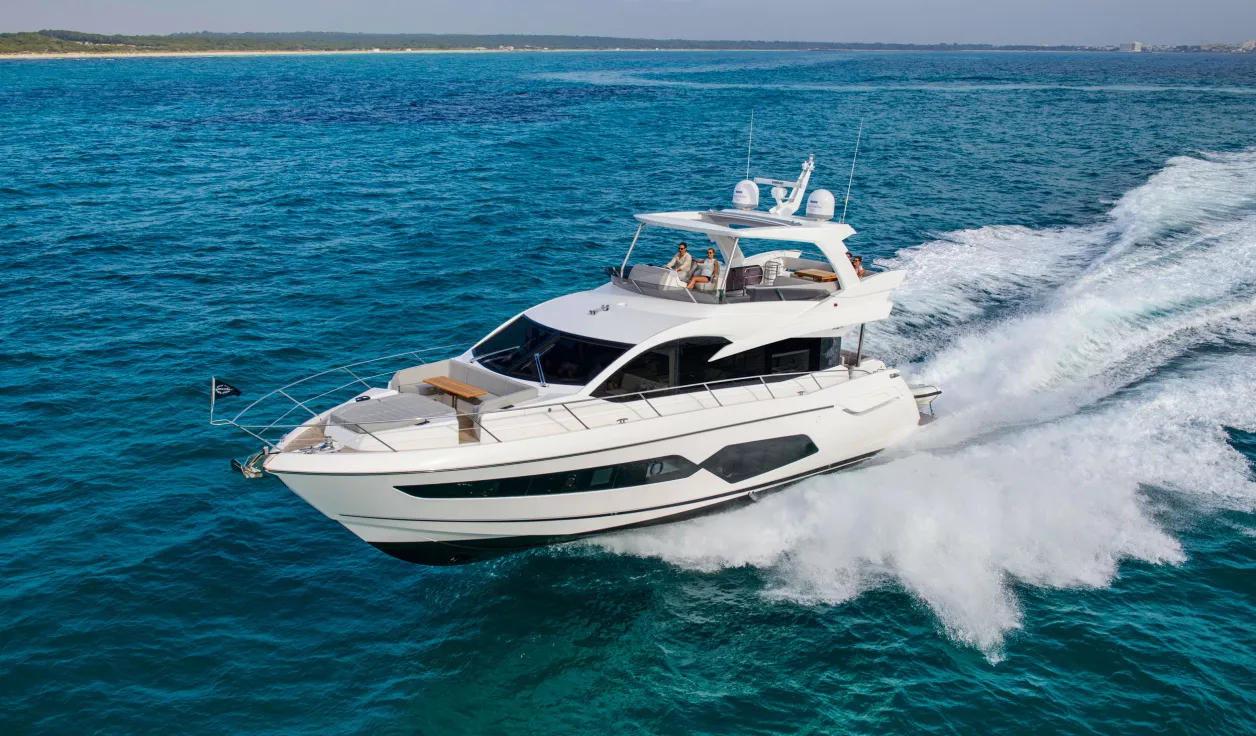 Моторная яхта Sunseeker Manhattan 66 - фото 1