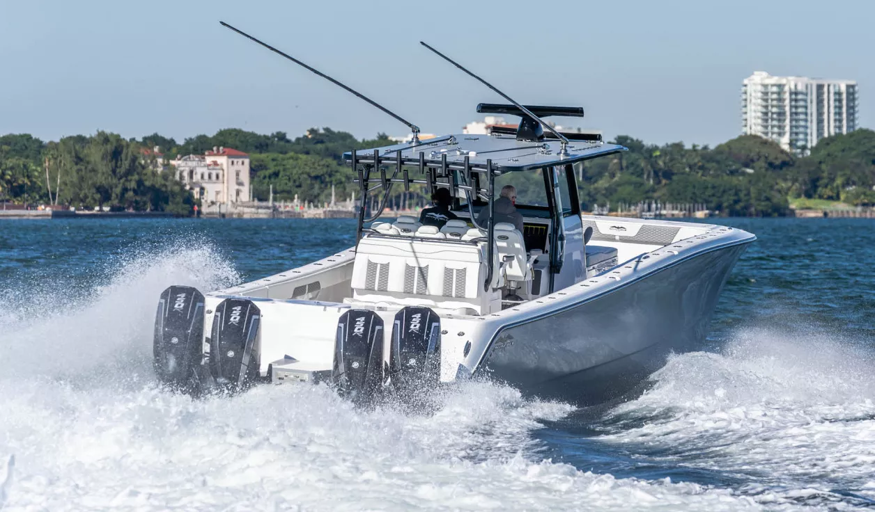 Катер Invincible 46′ Catamaran - фото 1