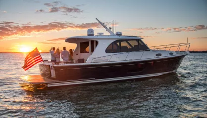 Grand Banks Eastbay 44