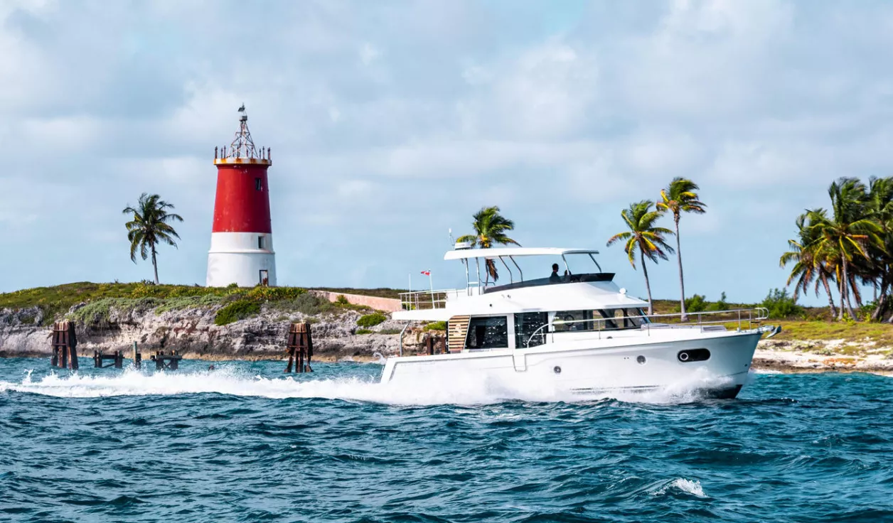 Моторная яхта Beneteau Swift Trawler 48 - фото 2