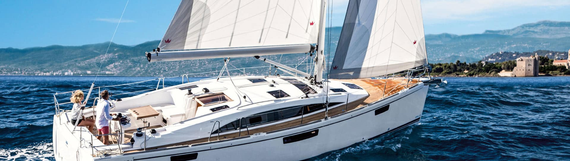 Парусная яхта Bavaria 42 Vision  - фото