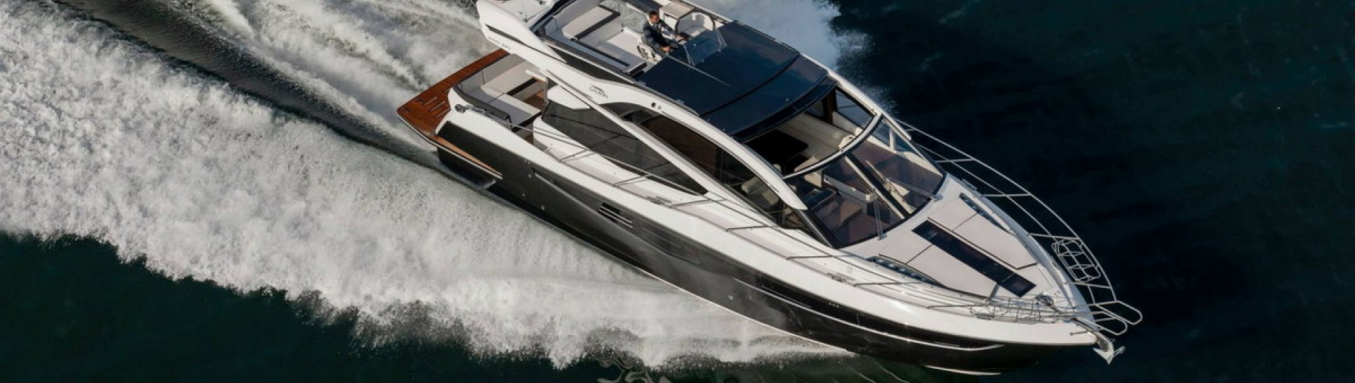Моторная яхта Galeon 560 Skydeck - фото
