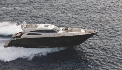 Cayman Yachts S750