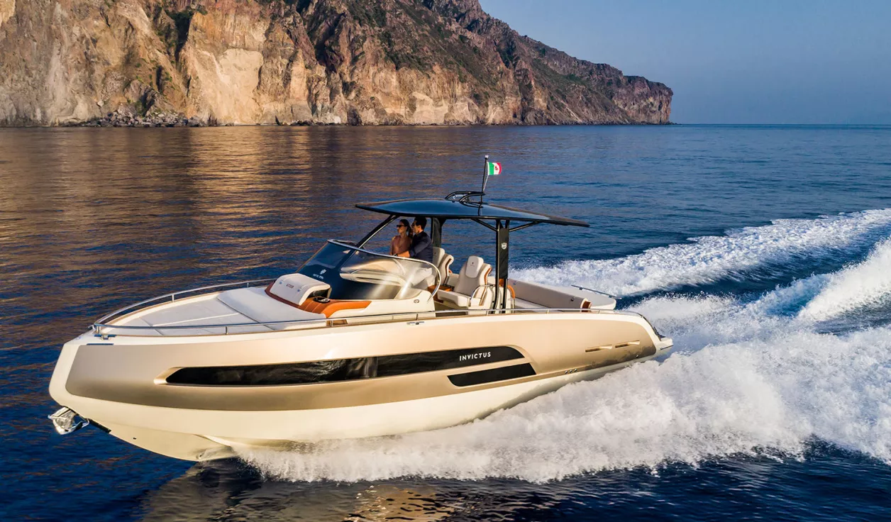 Катер Invictus GT320 - фото 2