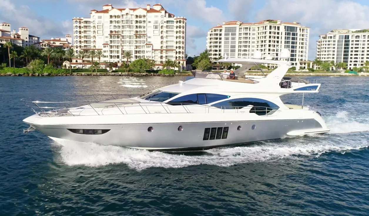 Моторная яхта Azimut 70 - фото 1
