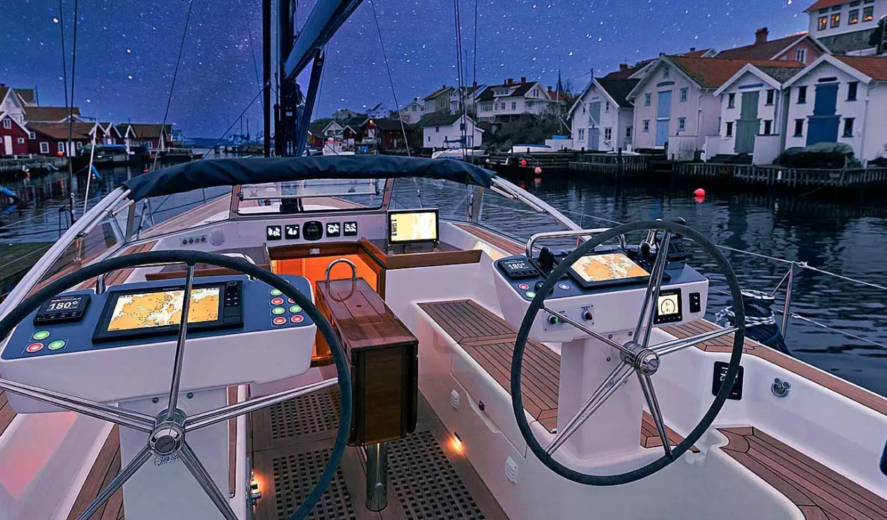 Парусная яхта Hallberg-Rassy 50 - фото 2