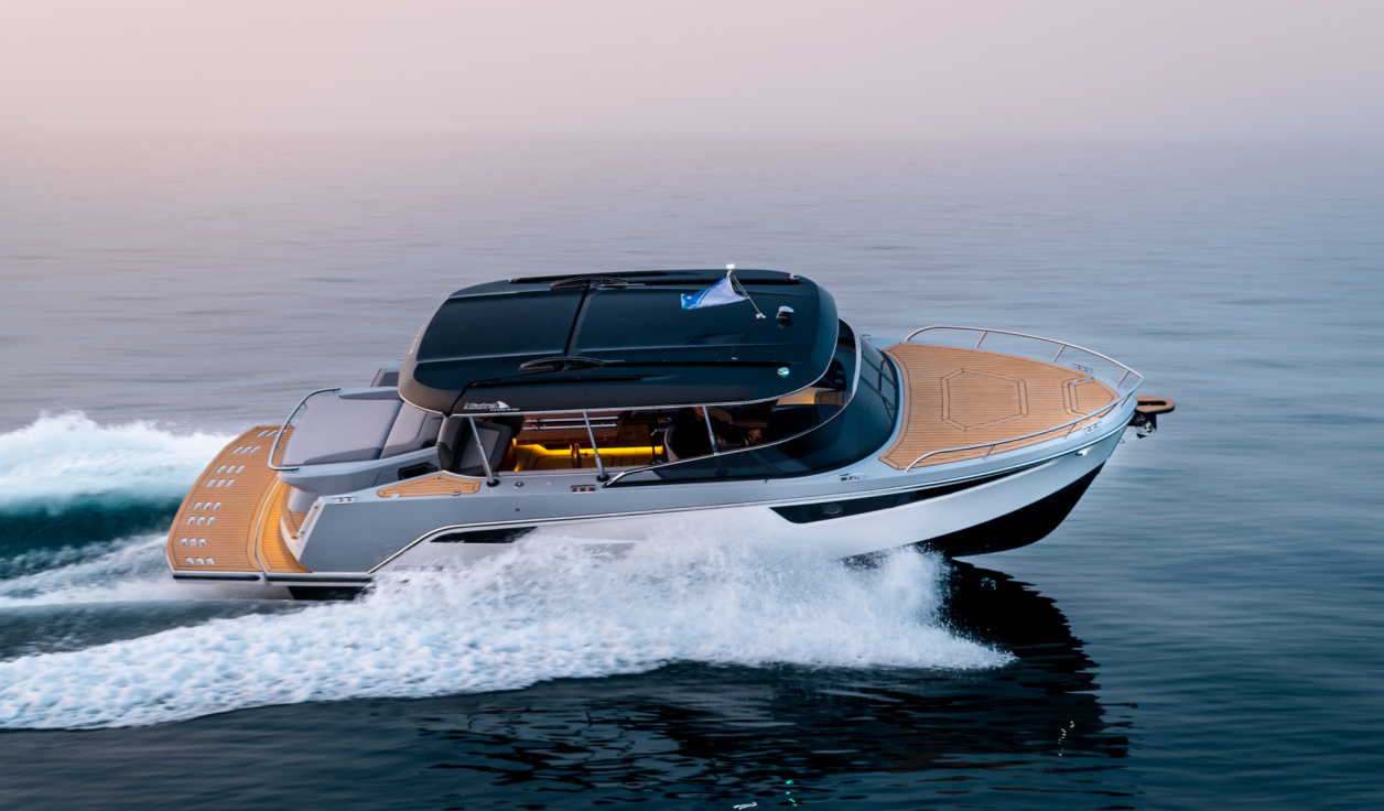 Катер Alfastreet Marine 28 Cabin Motor - фото 2