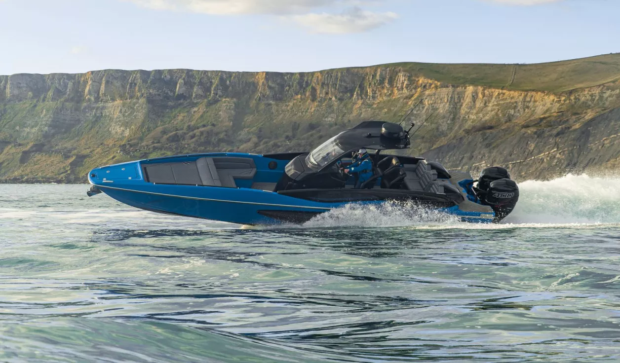Катер Sunseeker Hawk 38 - фото 2