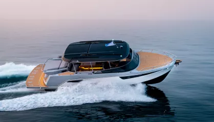 Alfastreet Marine 28 Cabin Motor