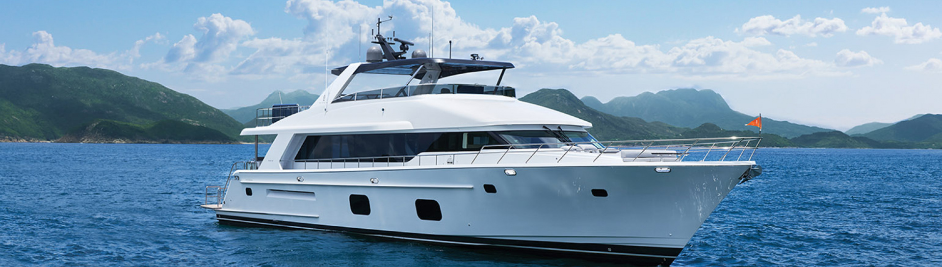 Моторная яхта CL Yachts CLB88 - фото
