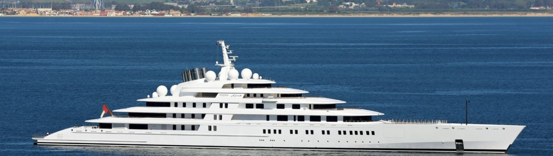 Моторная яхта Lurssen Azzam - фото