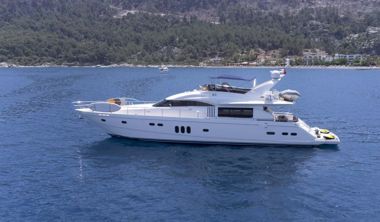 Моторная яхта Princess 23M  - фото 1