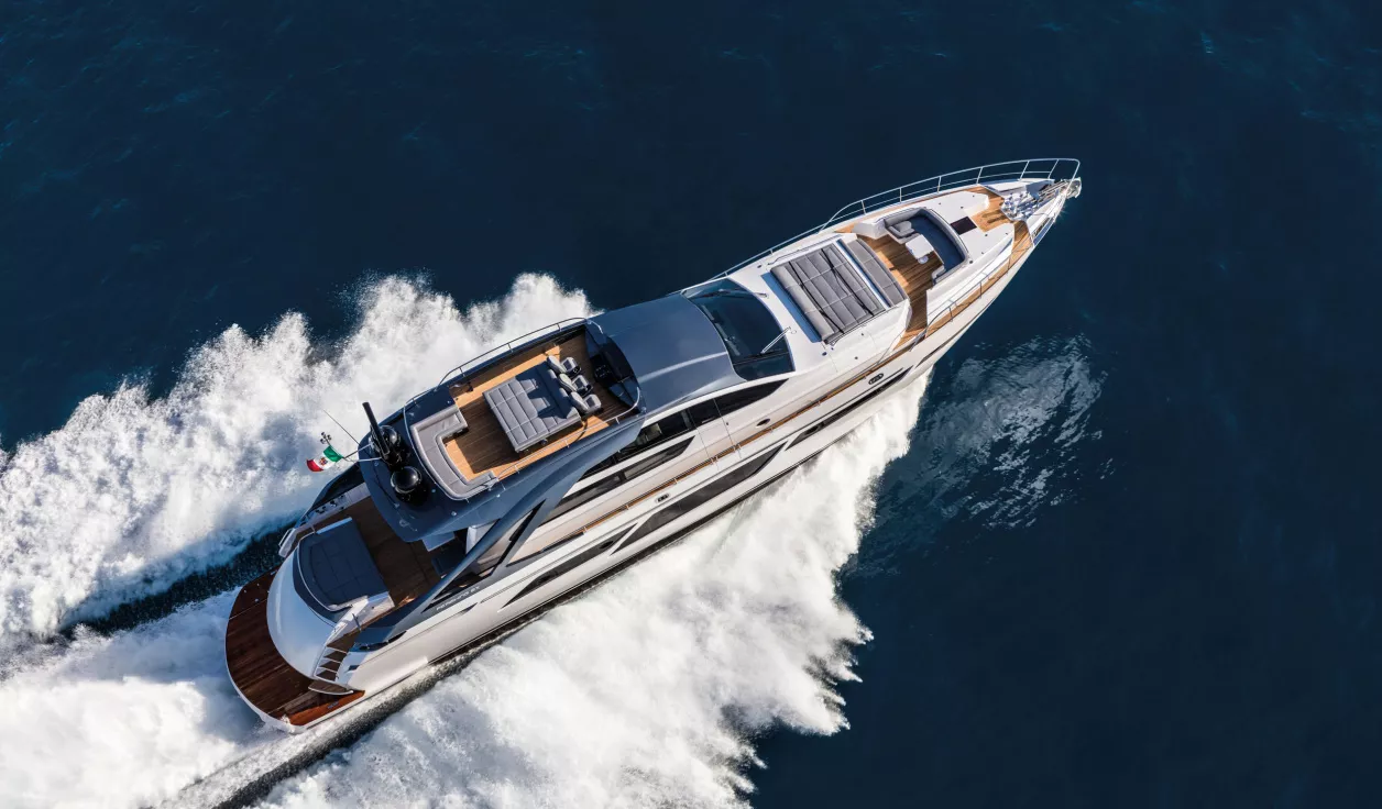 Моторная яхта Pershing 9X - фото 1
