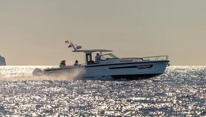 Nimbus Tender 11
