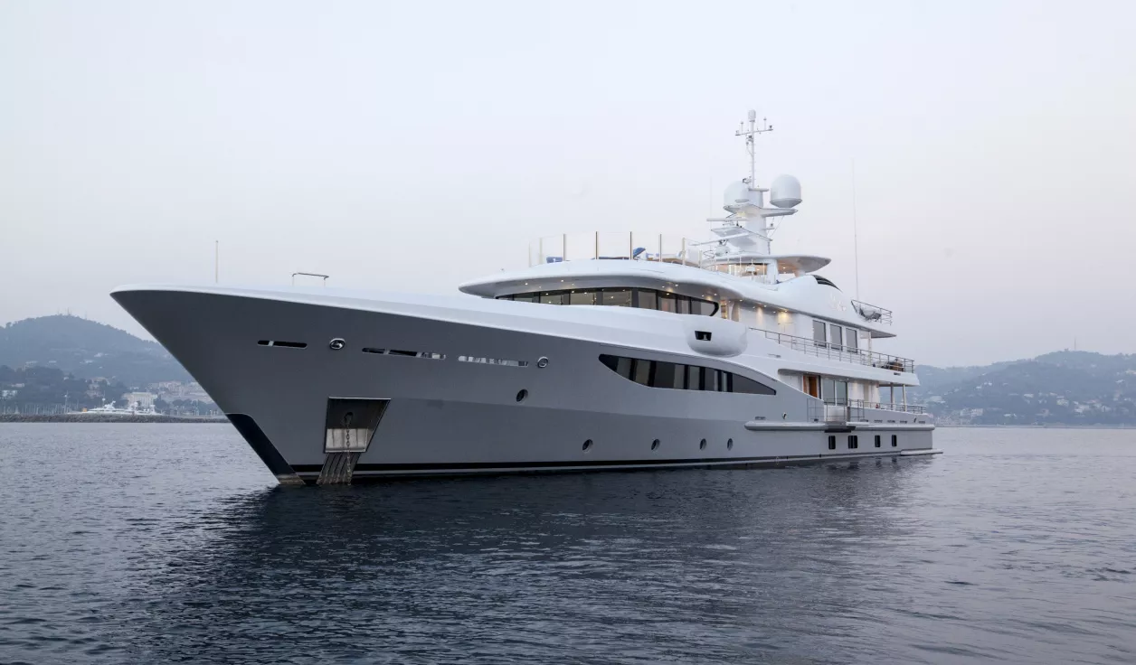 Моторная яхта Amels M/Y Astra - фото 1