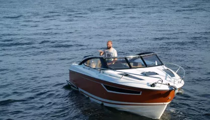 Parker 750 Day Cruiser