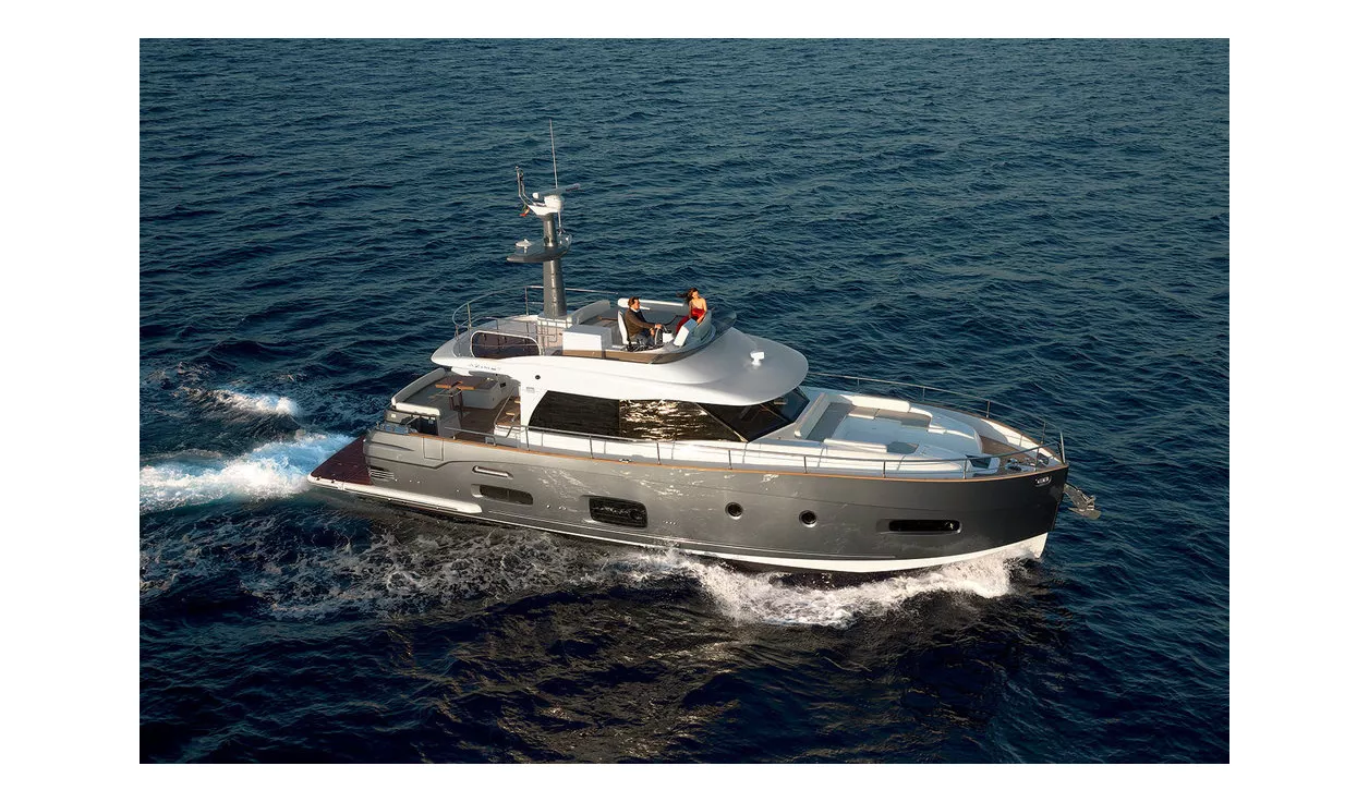 Моторная яхта Azimut Magellano 53 - фото 1
