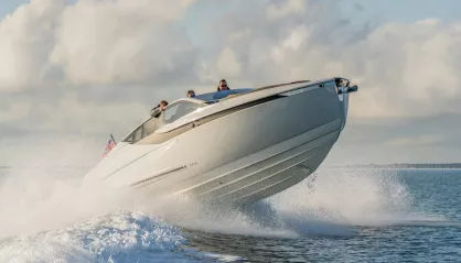 Fairline F-Line 33 Outboard