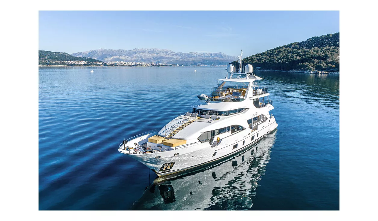 Моторная яхта Benetti Traditional Supreme 108 - фото 1