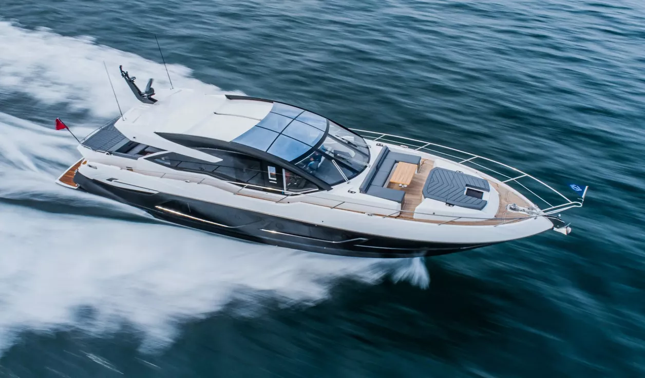 Моторная яхта Sunseeker Predator 74 XPS - фото 1