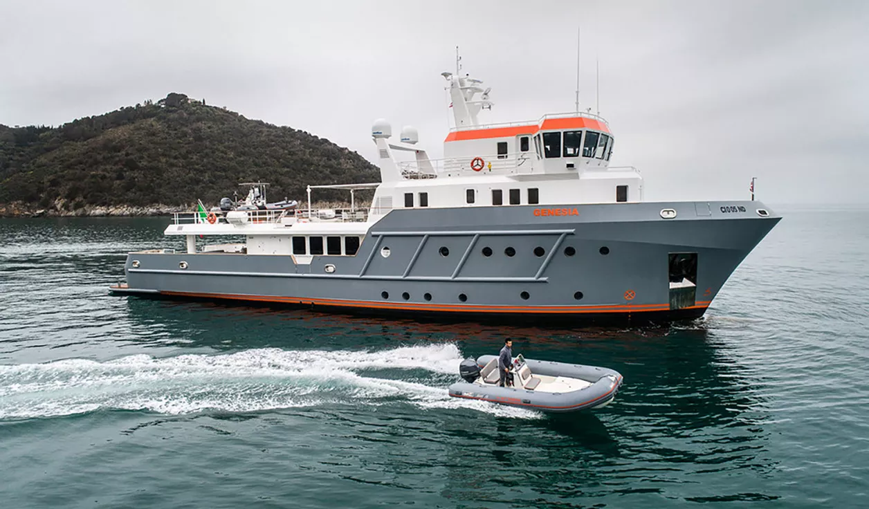 Моторная яхта Ocean King Explorer 130 - фото 2