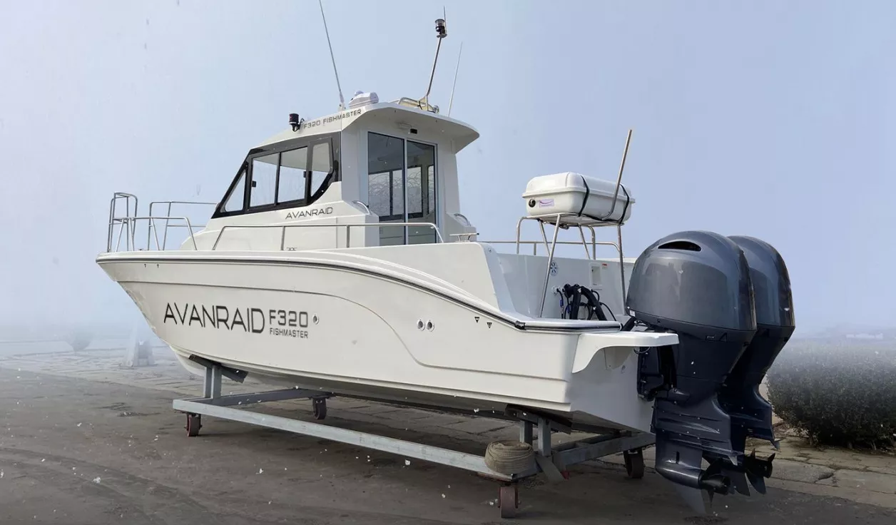 Катер AVANRAID F320 Fishmaster  - фото 2