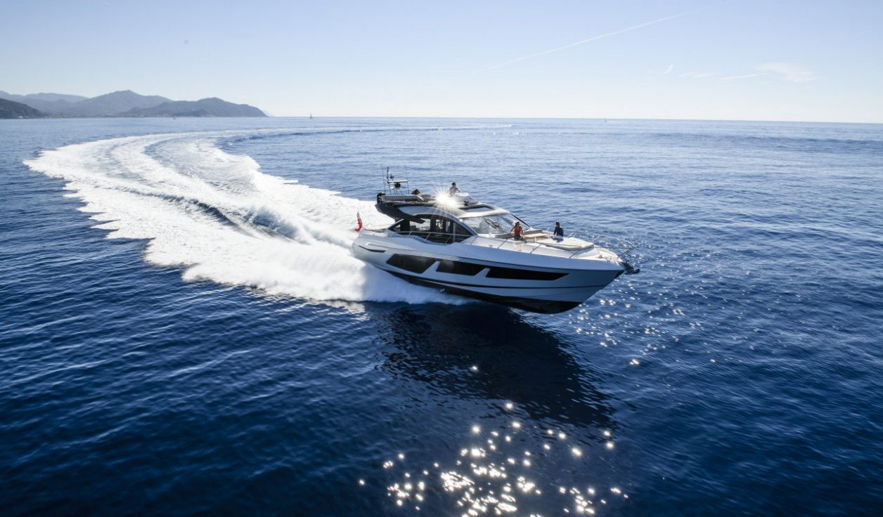 Моторная яхта Sunseeker 74 Sport Yacht - фото 2